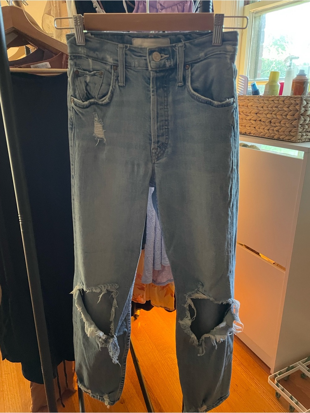 MOTHER Women’s Relaxed Distressed Grey Jeans